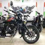 Bajaj Avenger 220 Street