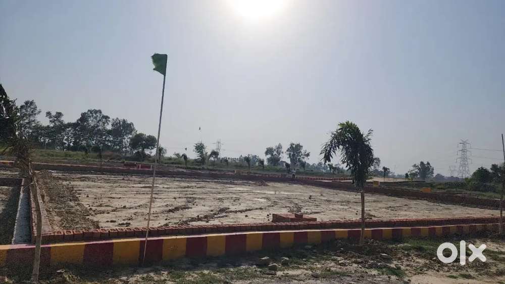 गोसाईगंज बाजार राजवाड़ा मैरेजलॉन संकल्प पेट्रोल पंप से नजदीक प्लॉट