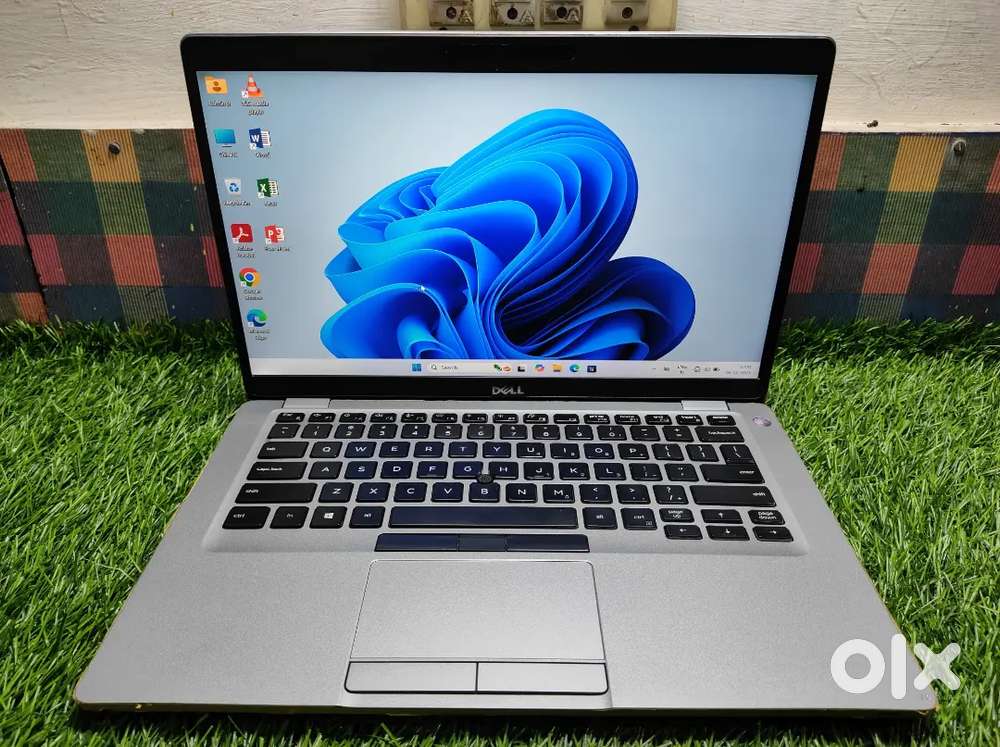 Dell Touch screen i7 10th gen/16gb ddr4