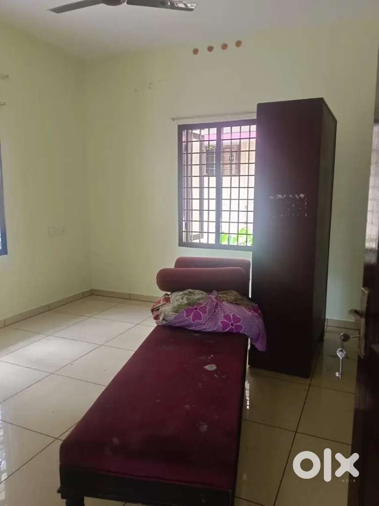 Up stair home 2 bhk for rent tripunithura town family only