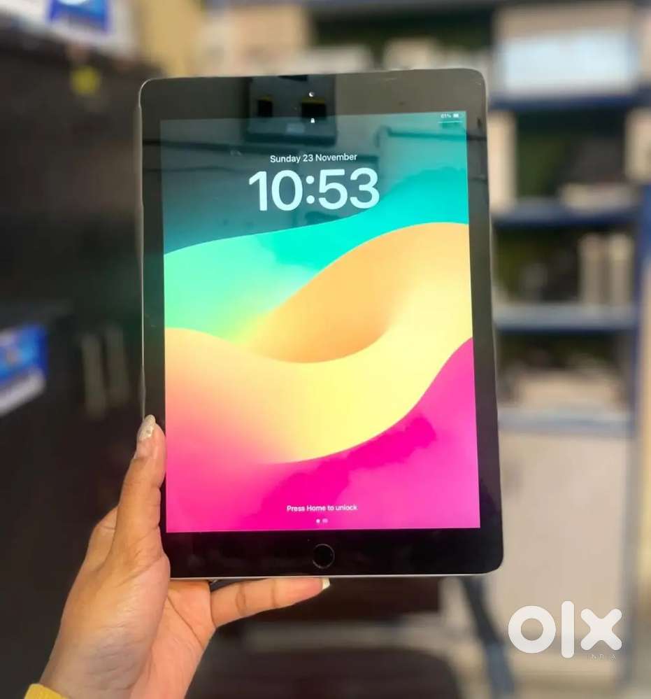 APPLE IPAD 6TH GEN 128GB STORAGE ONLY WIFI CONDITION GOOD WITH ADAPTOR