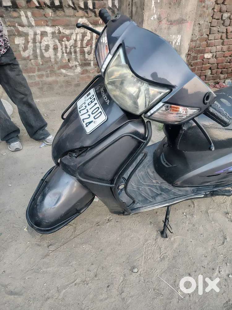 Mujhe dusri lagi Hai