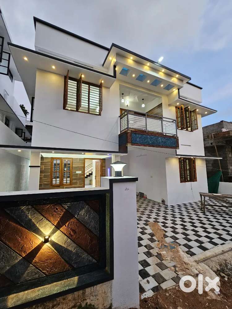 3 BHK HOUSE CHENKOTTUKONAM NJANDOORKONAM