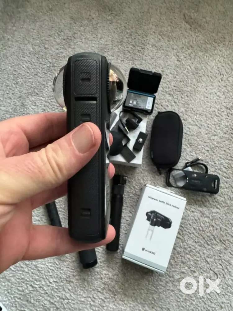 Insta360 X4 Camera Bundle With Additional Accessories