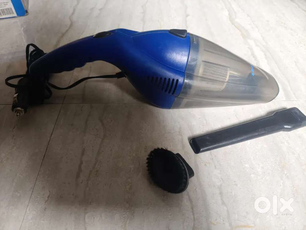 Vacuum cleaner for car