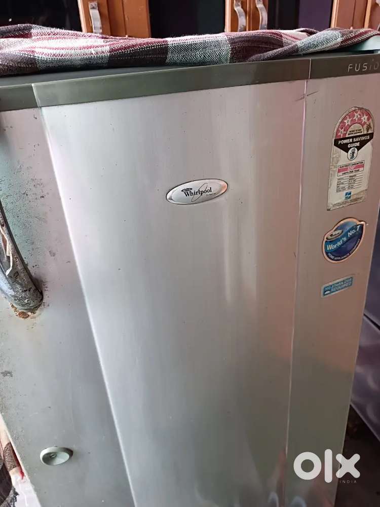 Whirlpool 230ltr fridge