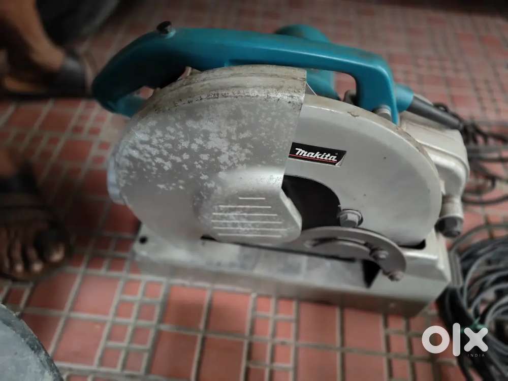 Makita L1230 cutting machine
