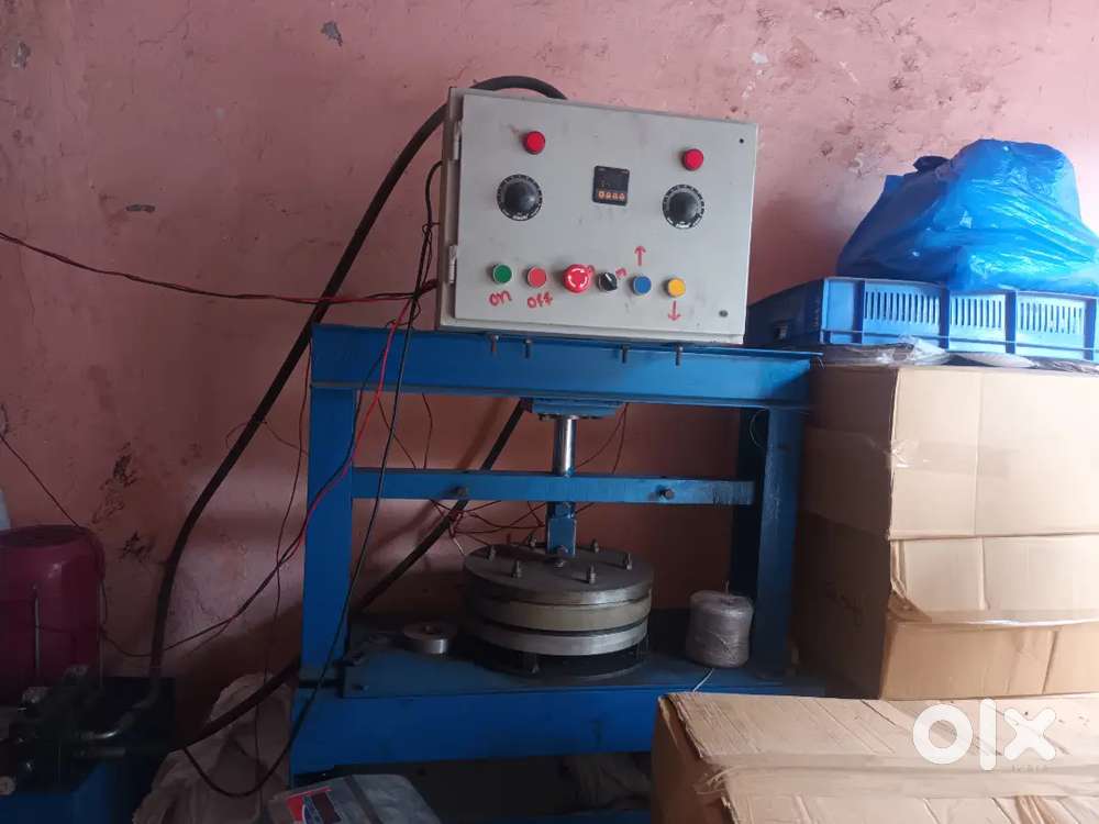 Paper plate machine