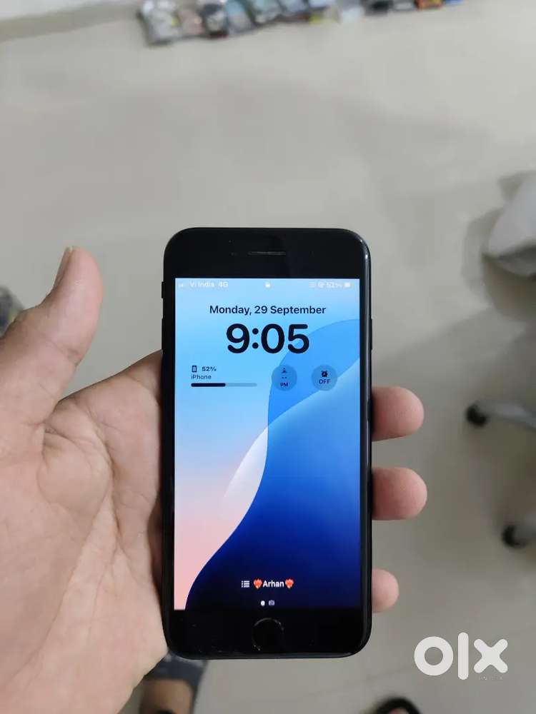 Iphone Se gen 2 black colour fresh condition