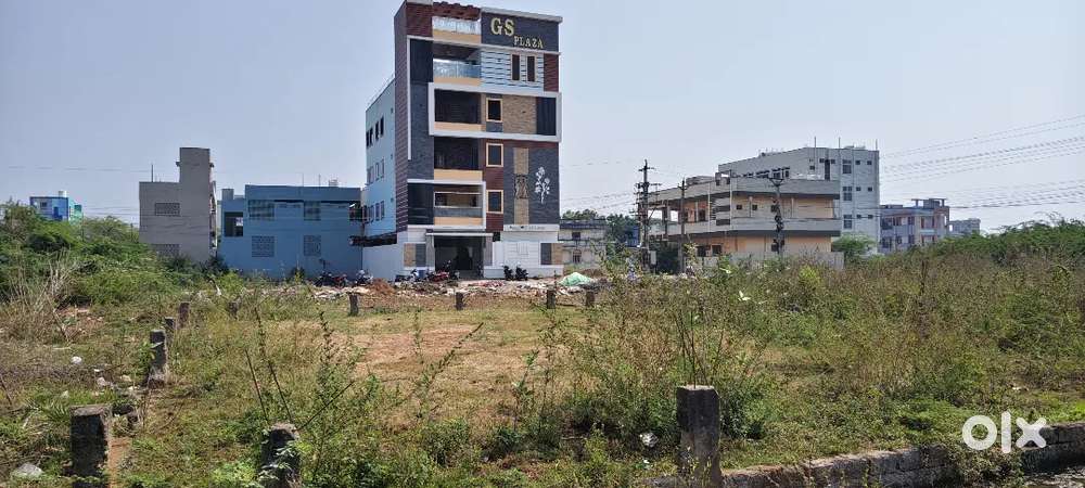 మంగళగిరి హైవే కి 500 మీటర్లు దూరం లో ఆత్మకూరు ఇళ్ల మధ్యలో లేఔట్ ప్లాట్