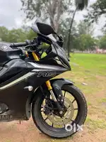 R15 v4 metalic black