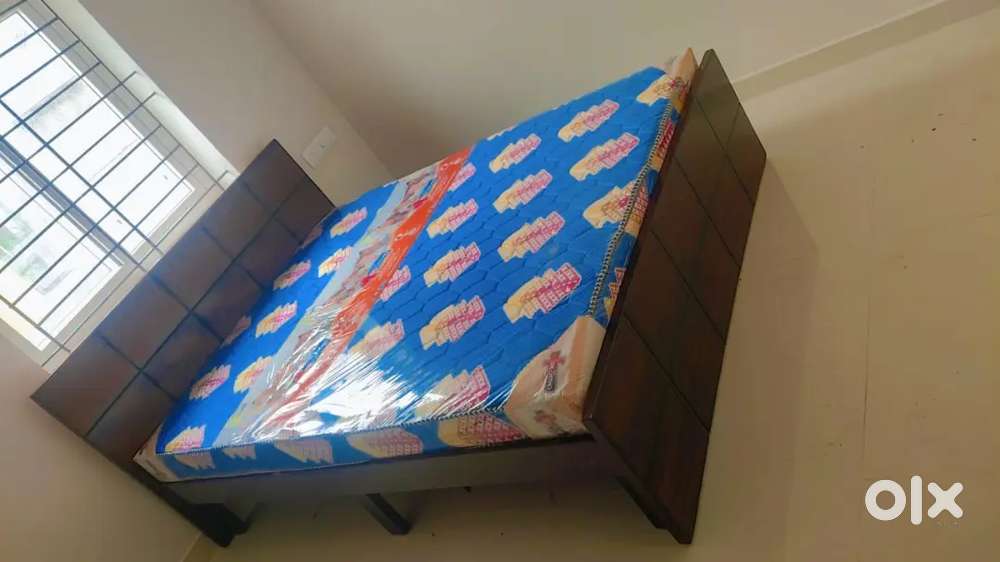 New 5/6.5 Queen size bed without storage with 3 year warranty