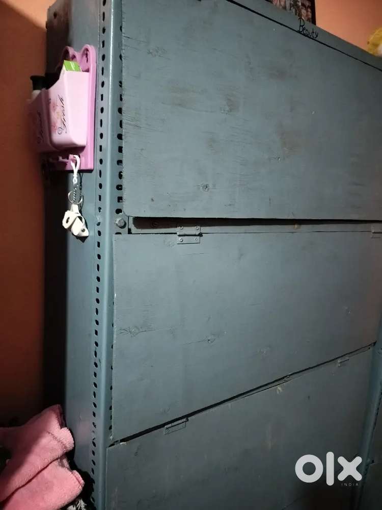 Almeera  good condition with door