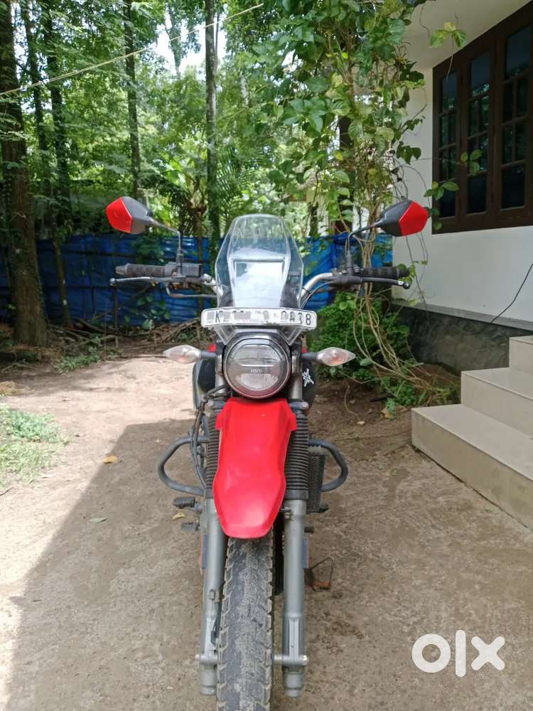 Xpulse 200 red front fender