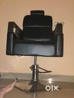 Saloon chair
