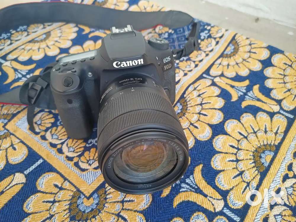 Canon EOS 90D with 18-135 usm kit
