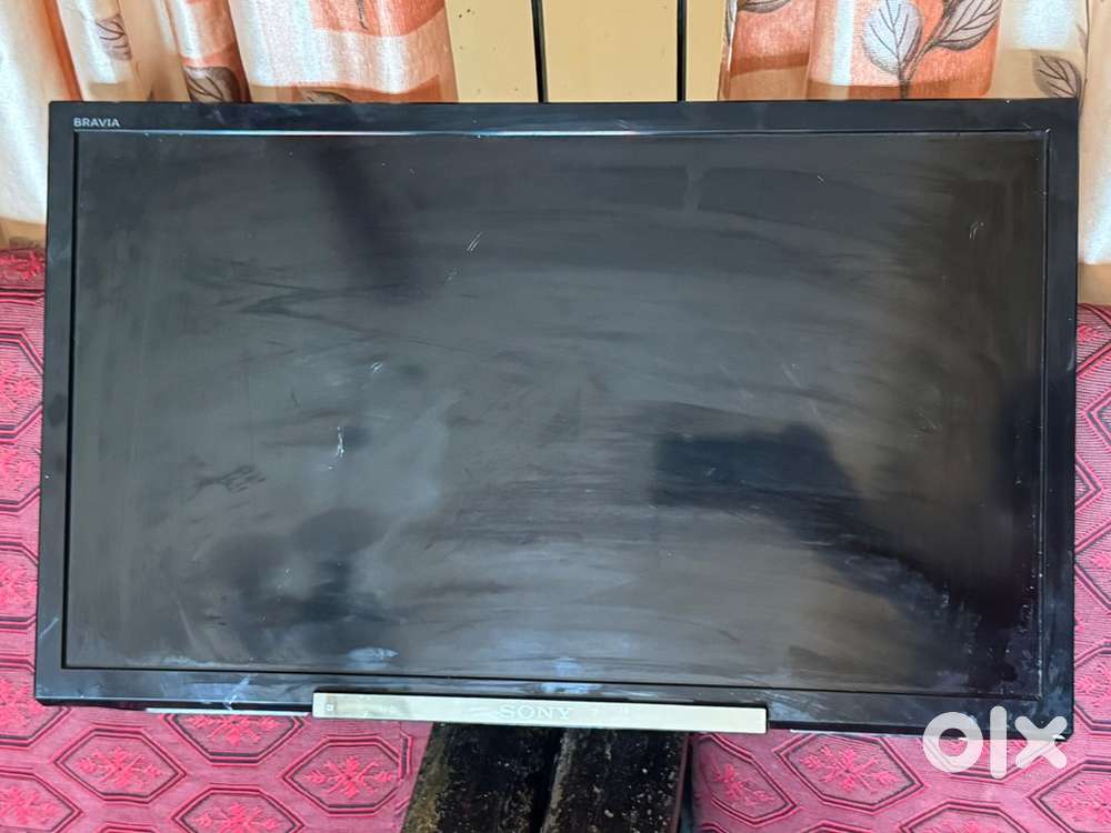 Not in working condition Sony Bravia 32” TV, Phillips DvD, UPS