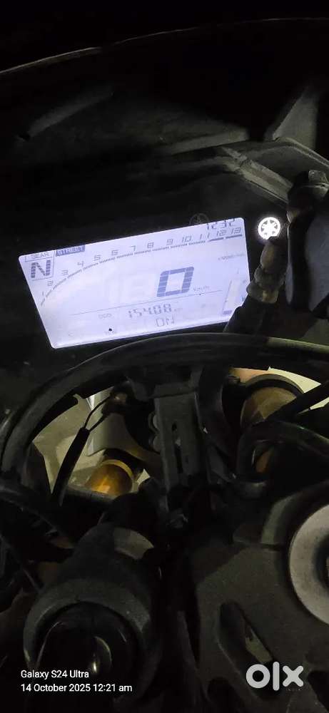 Yamaha R15 M