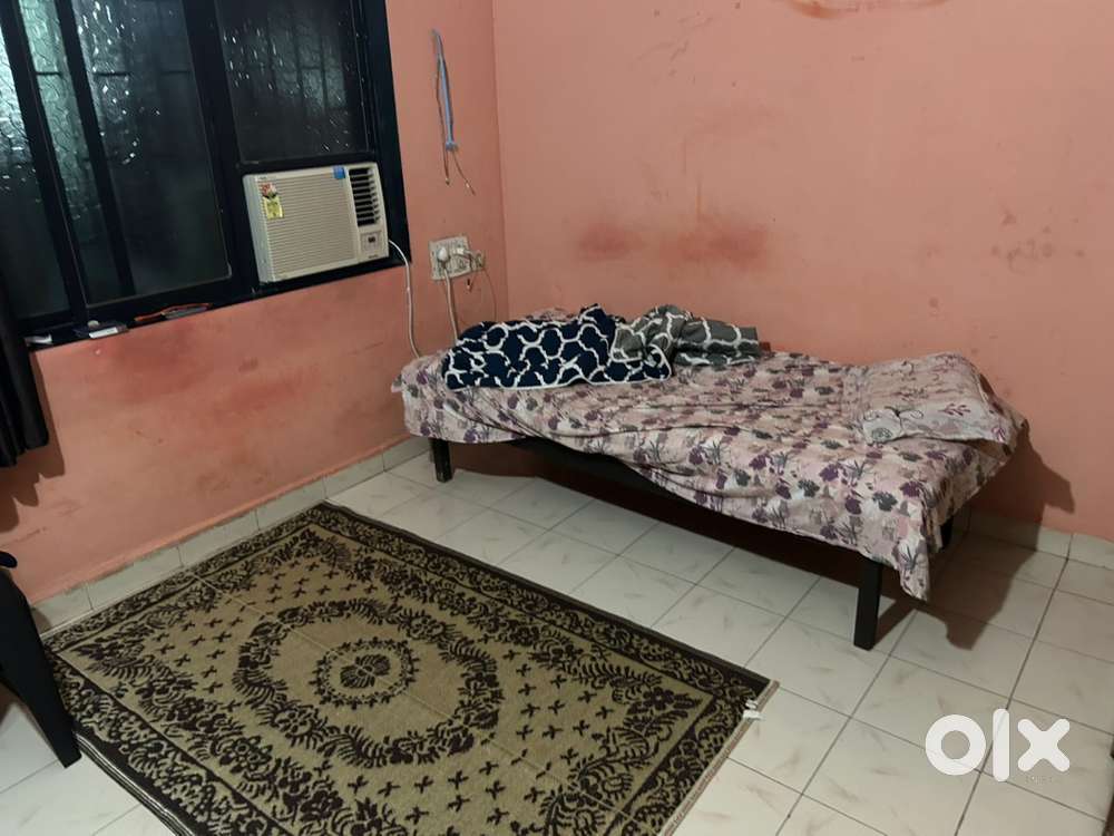 1.5 bhk needed 3 roommates