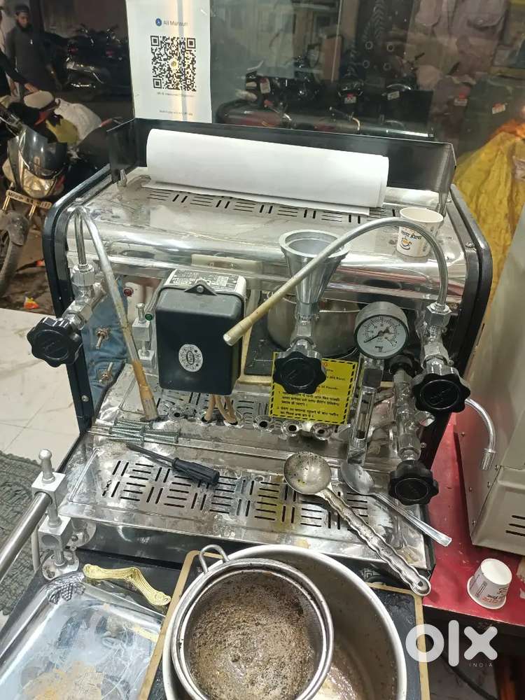 Cofee mashine .sirf 1 din chali he