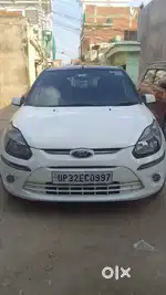 Ford Figo 2012 Diesel 90000 Km Driven all tyre new alloy wheely best c