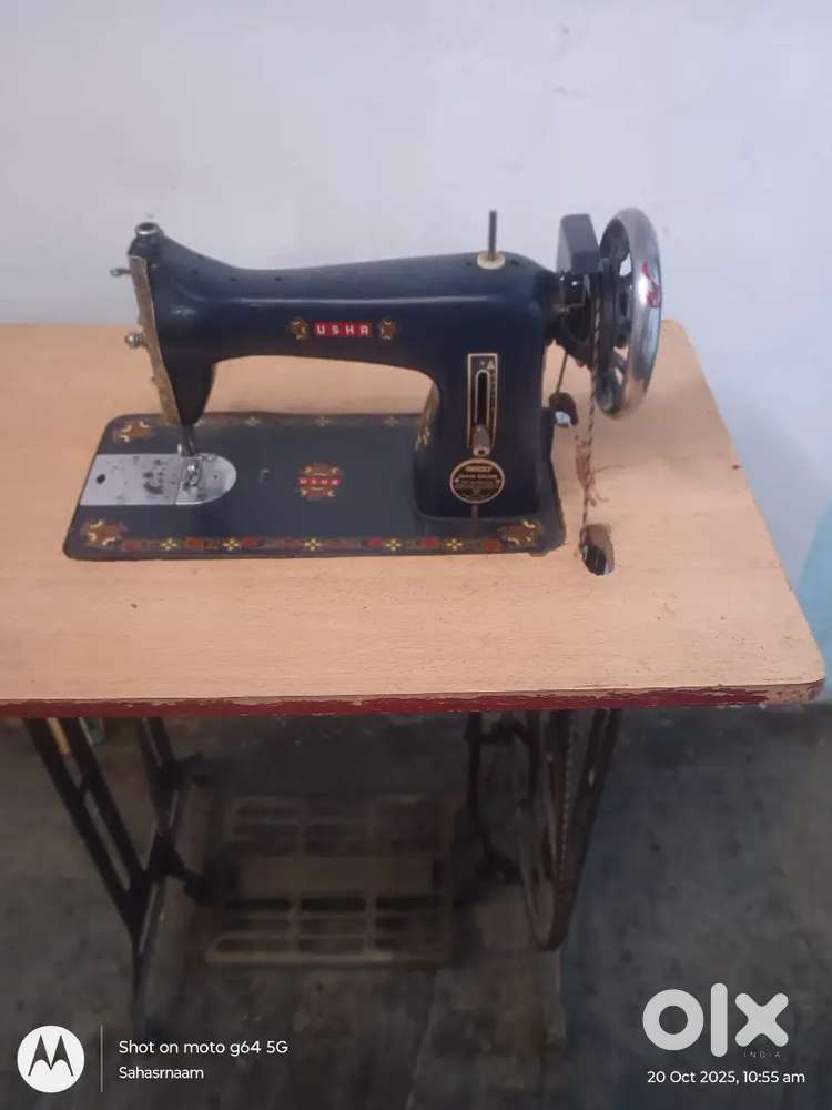 Usha sewing machine with stand and table