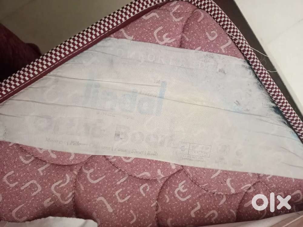 5 inch bed matress in good condition
