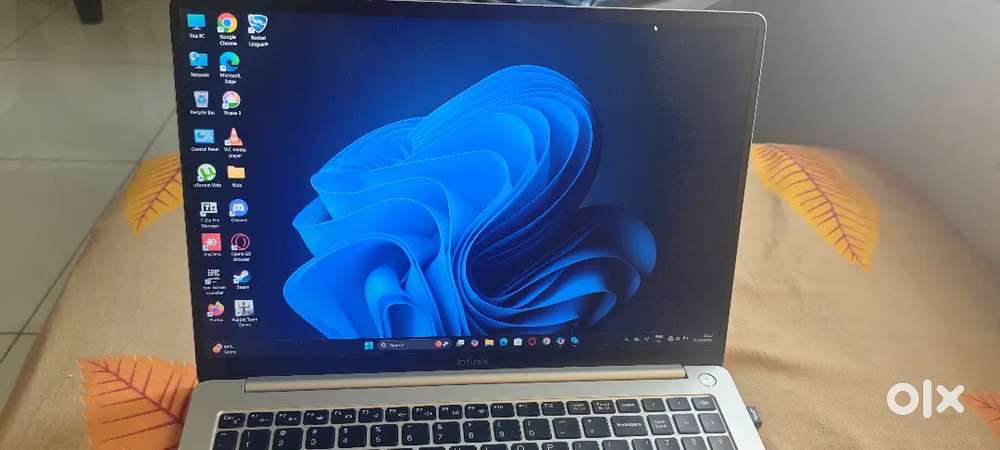 Infinix y4 max i5