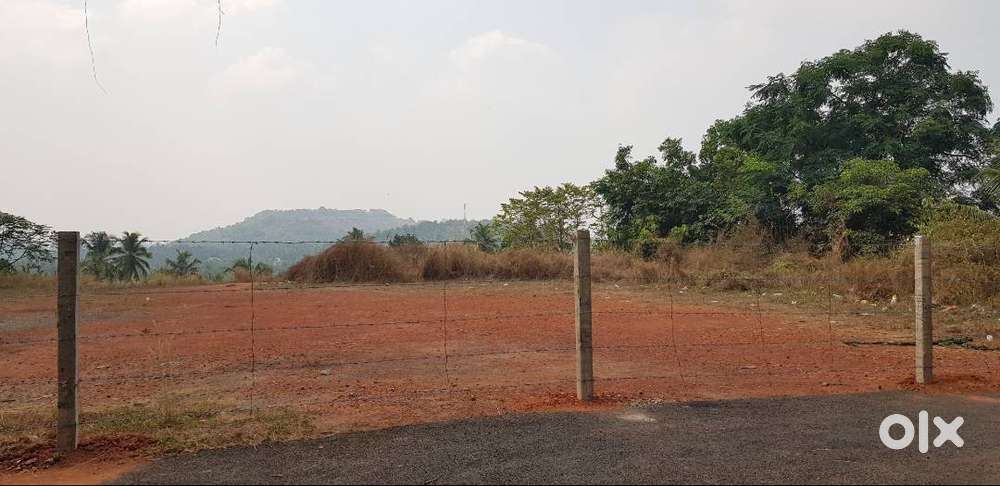 RENT - 80 cents Land for commercial use near Vengeri Bypass
