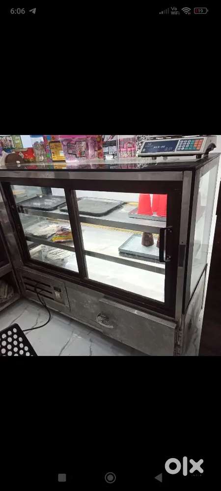 Bakery and sweet display fridge
