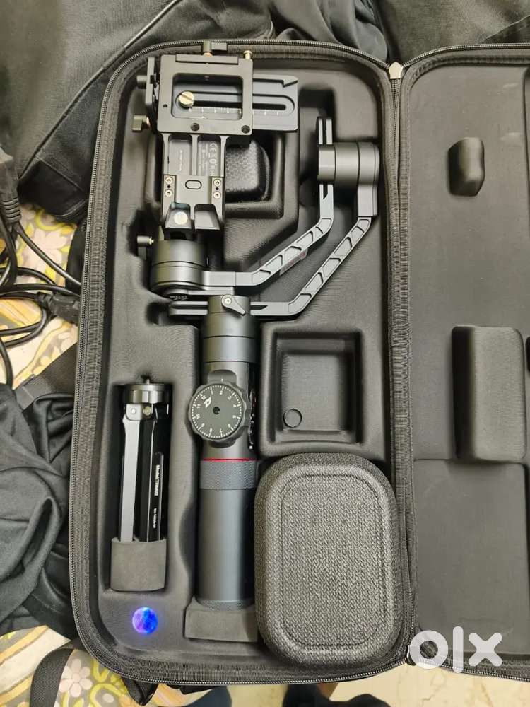 Gimble zhiyun  full kit un used piece