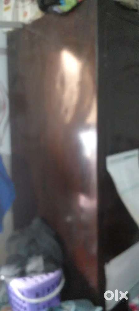 Almirah 7 foot tall