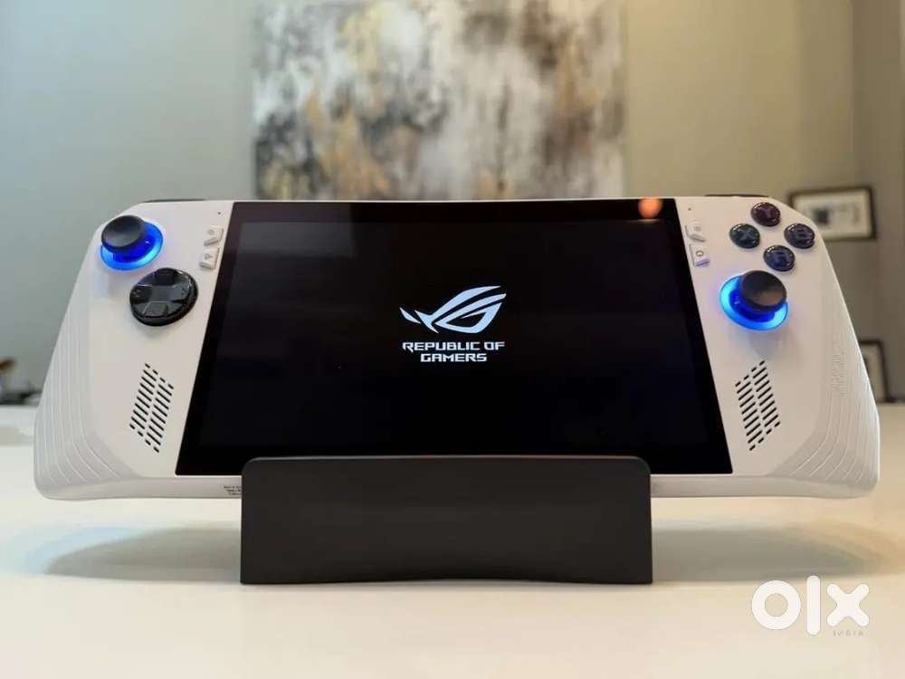 ASUS ROG Ally 7in 512GB White Gaming Handheld Console With Case