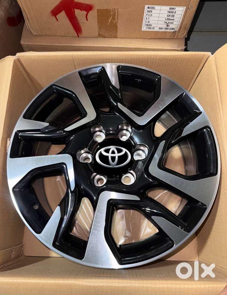 FORTUNER ALLOY WHEELS SET OF 4 (BRAND NEW)