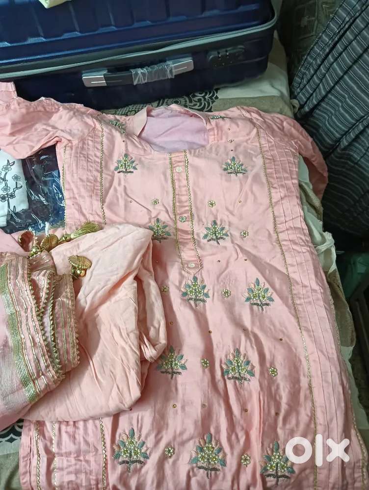 Dress ..vark vada