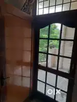 2Room independent set with all facilities