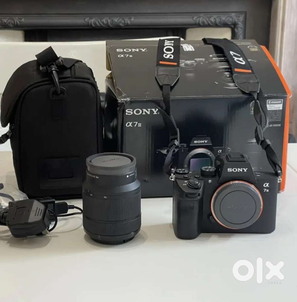 Sony a7III 24.2mp Camera Mint 1450 Shutter w 28-70mm OSS Lens Warranty