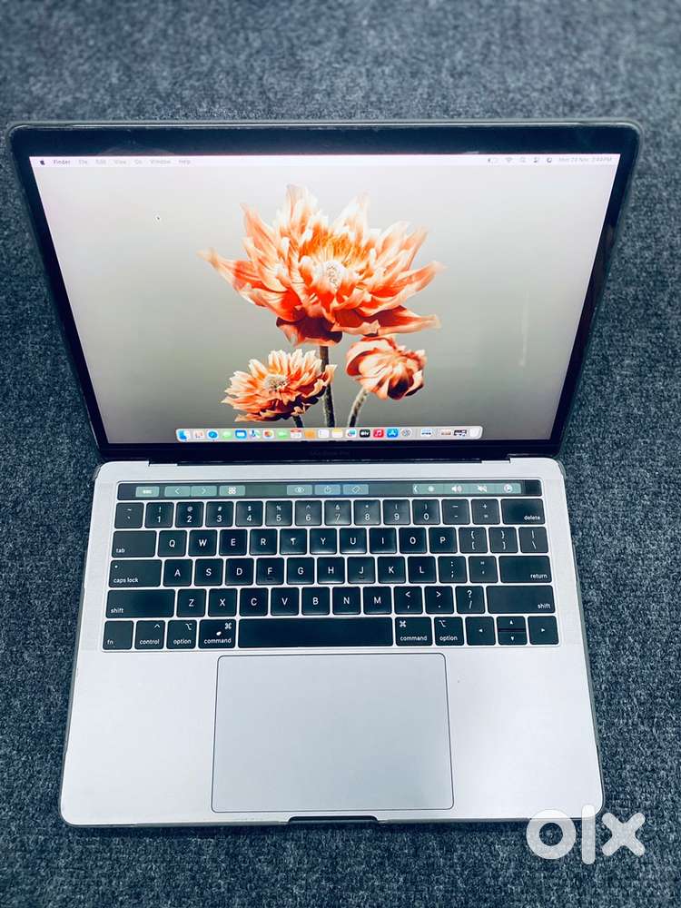 Macbook pro 13 inch Touchbar i5-8/512 ssd
