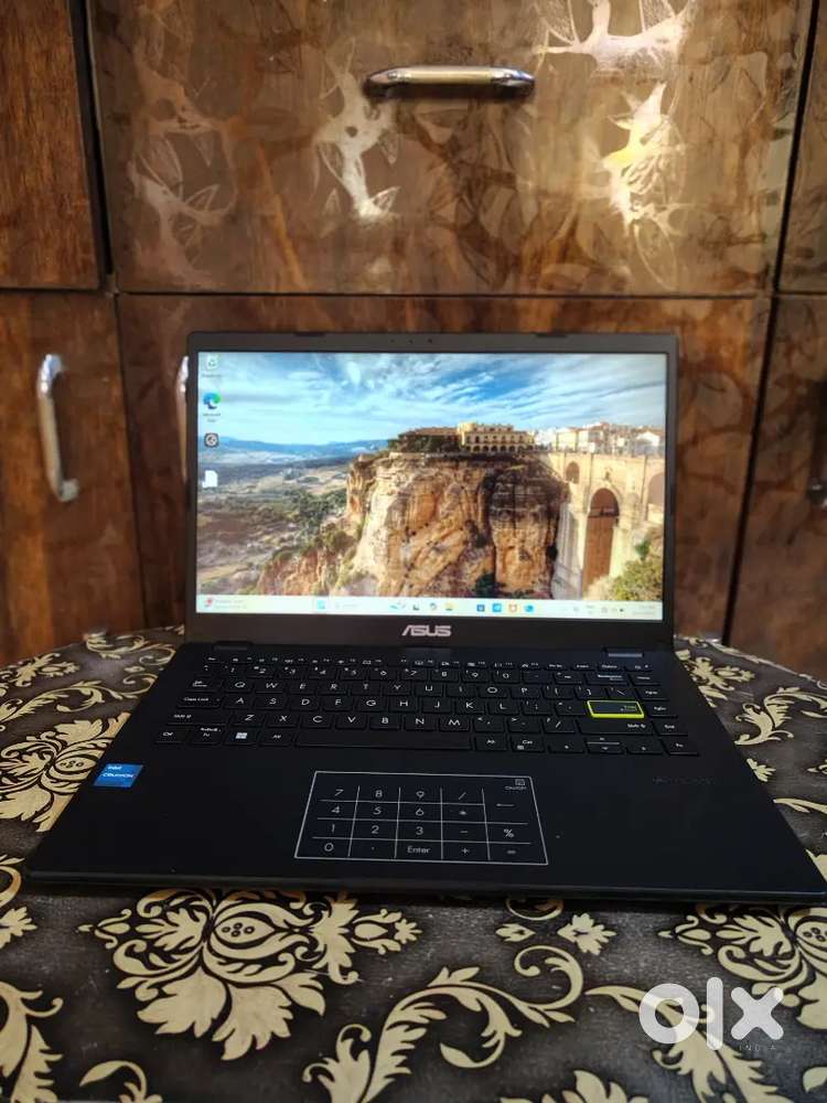 ASUS VIVOBOOK LAPTOP