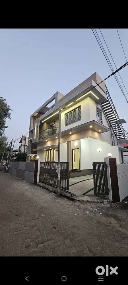 3.200 CENT 1,550 SQFT 3 BHK VILLA SALE KUNNUMPURAM EDAPPALLY