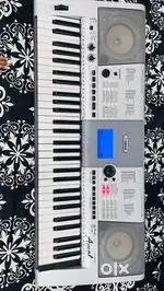 Yamaha PSR-I425 Portable Keyboard With Adaptor and bag (Slilver)