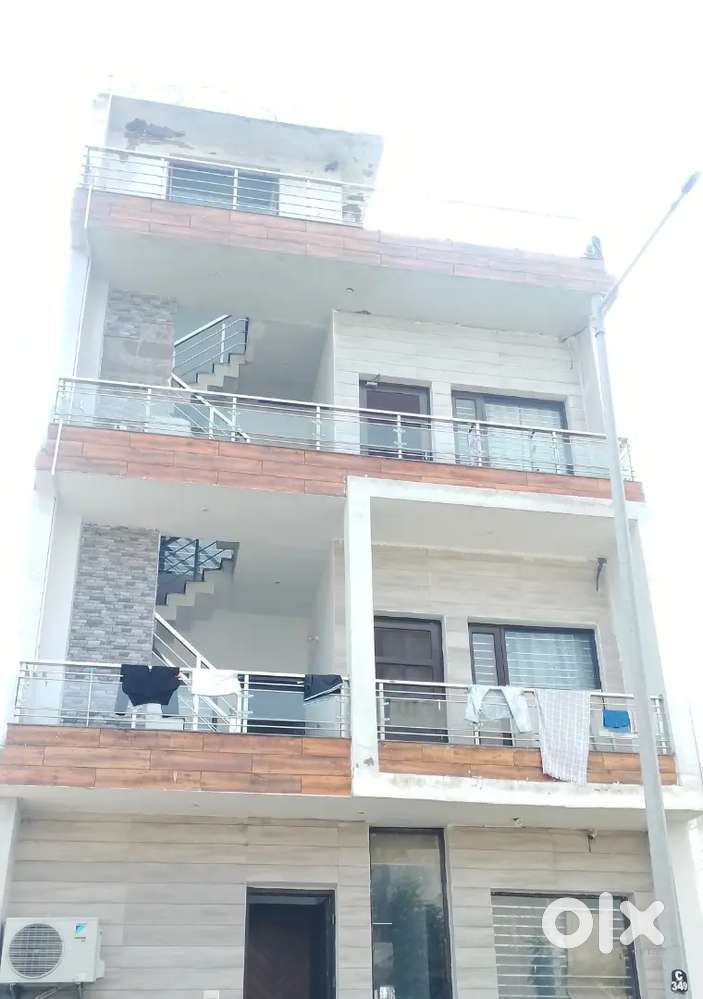 Single line 1st floor for sale in aerocity c block
