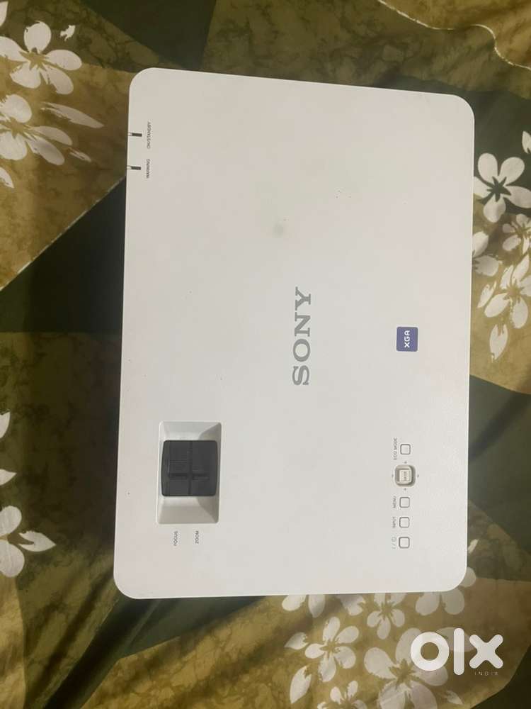 Sony VPLEX435 3,200 lumens XGA Compact Projector