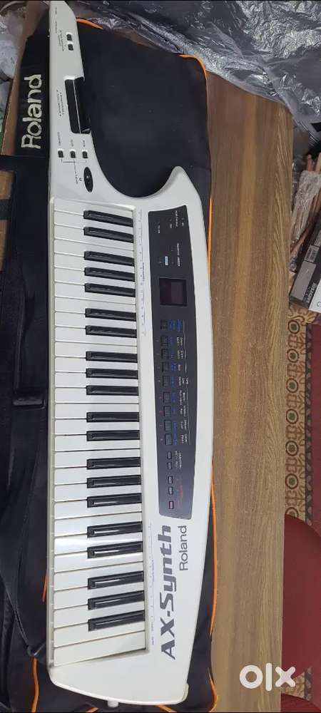 Roland Ax synth