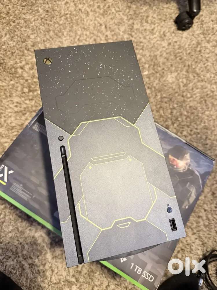Limited Edition Halo Infinite Xbox Series X Console