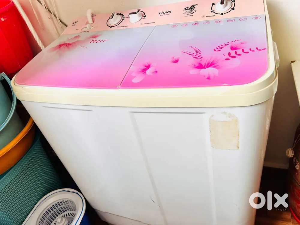 Selling semi automatic washing machine