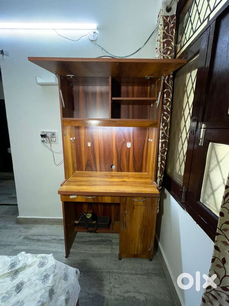 Wooden Computer / Study Table with Inbuilt LED Light