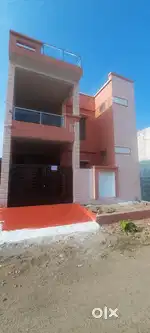 Newly built duplex with Park view