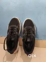 Stylish Black Sports Shoes - Size 9 | Comfortable & Trendy | Like New!