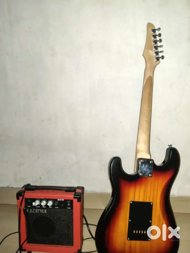 Canon electric guitar for sale only 2 months old